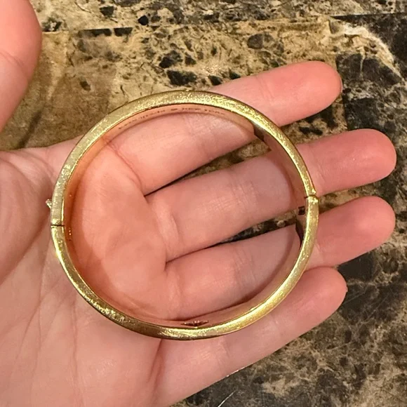 Kate Spade Hole Punch Spade Hinge Bangle Bracelet - Picture 4 of 8